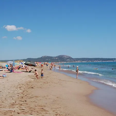 Llevant - Mas Pinell Apartamento